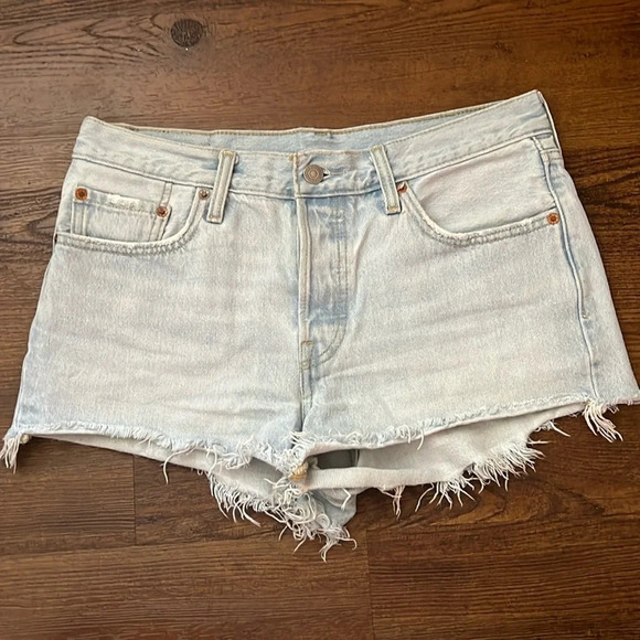 Levi's Pants - Levi’s 501 Light Wash High Waist Cutoff Shorts